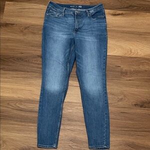 Old Navy Women's Rockstar Super Skinny Jeans in Medium Blue Size 14L